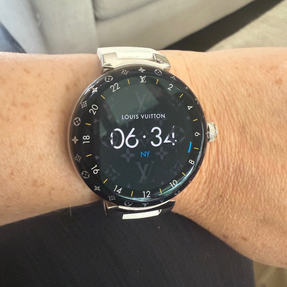 Louis Vuitton Tambour Horizon Smart Watch - Pristine Condition!